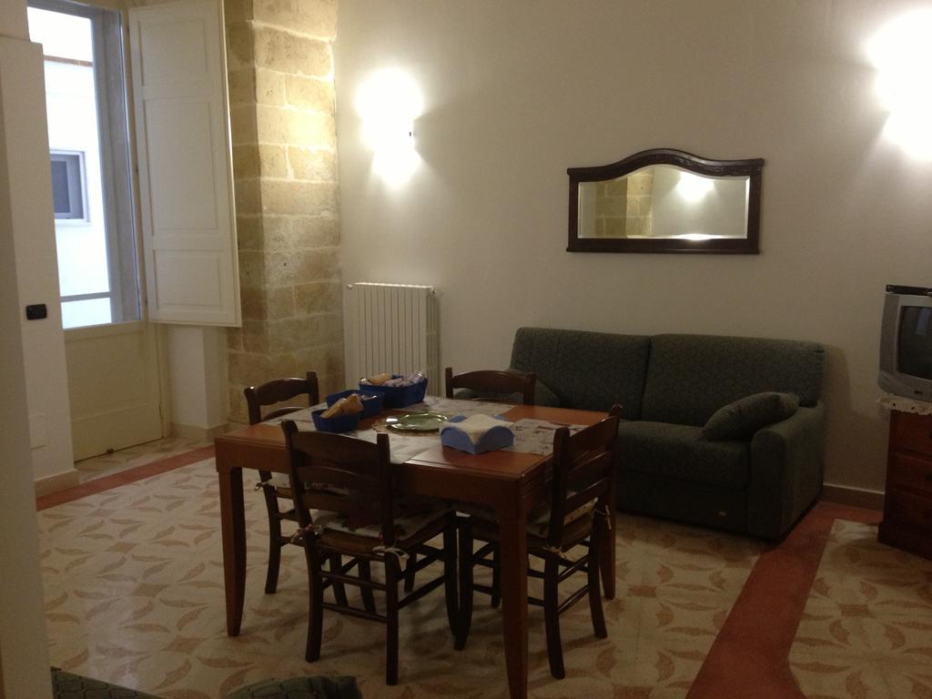 Casa Vacanze B&B Regina Maria เลชเช ห้อง รูปภาพ