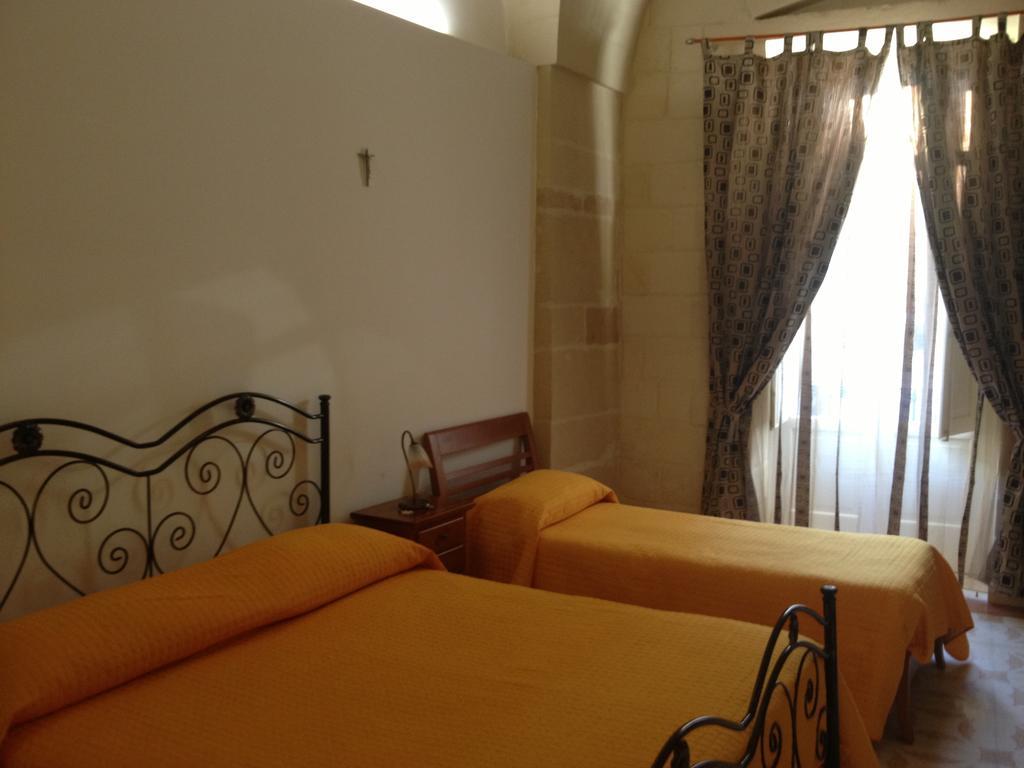 Casa Vacanze B&B Regina Maria เลชเช ห้อง รูปภาพ